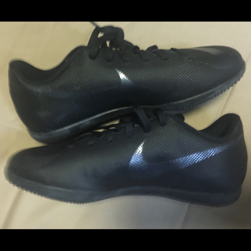 NIKE - JR VAPOR 12 CLUB (GS) size 4.5Y